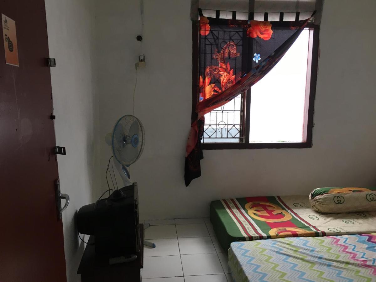 Tambak Bayan Guesthouse Kejayan Exterior photo