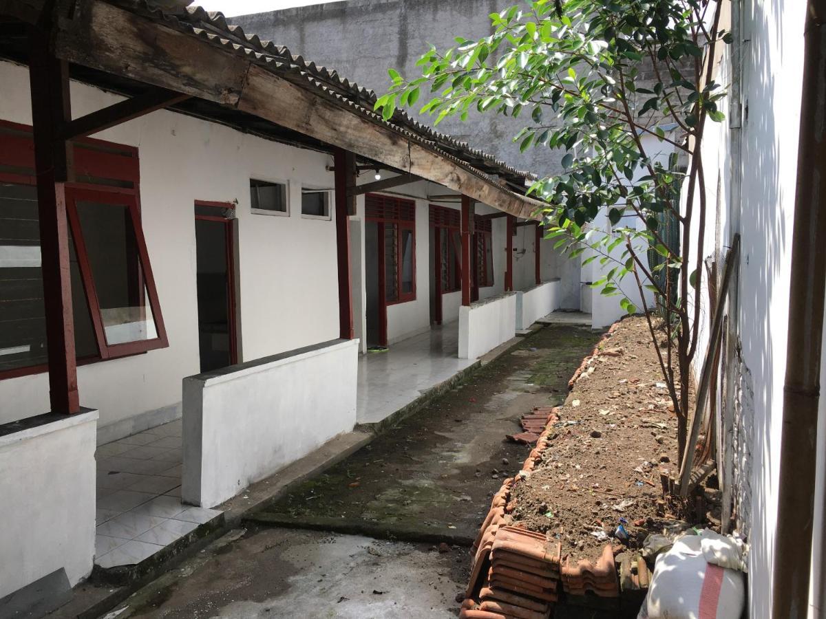 Tambak Bayan Guesthouse Kejayan Exterior photo